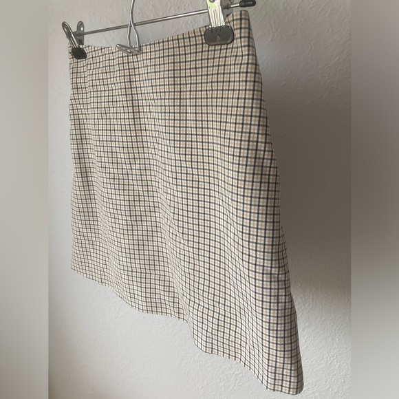 Aritzia Wilfred beige plaid mini skirt size 2 - Picture 2 of 10